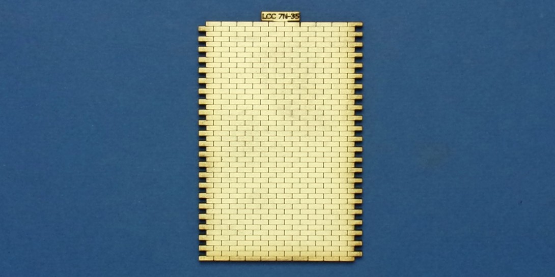 LCC 7N-35 O-16.5 shelter/station wall extension panel - type 4 10 brick wide wall extension panel for the narrow gauge range of building parts.